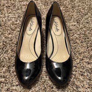 Life Stride Glossy Black Heels
